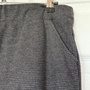 Max Studio Women's M Houndstooth Gray Pants - Never worn but no tags